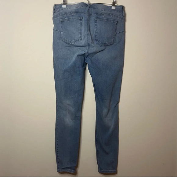 TORRID Premium Bombshell Skinny Distressed Stretch Jeans - Picture 9 of 12